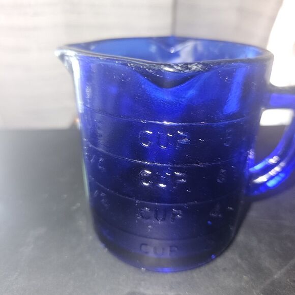 Vtg Cobalt Blue 1 Cup Measuring Cup 3 Spouts  Good Condition Hand Painted - Picture 5 of 5